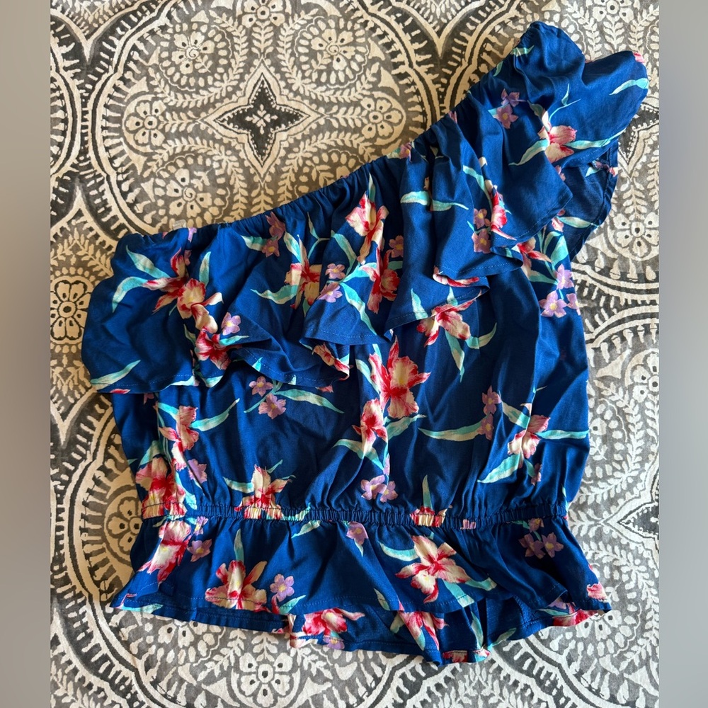 American Eagle off the shoulder top- size small